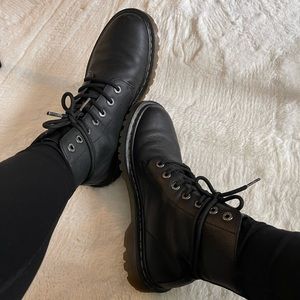 Dr. Martens Luana Boots